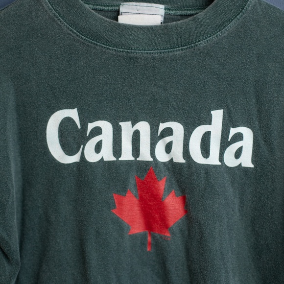2/$20- VINTAGE Canada graphic t-shirt - Picture 2 of 3